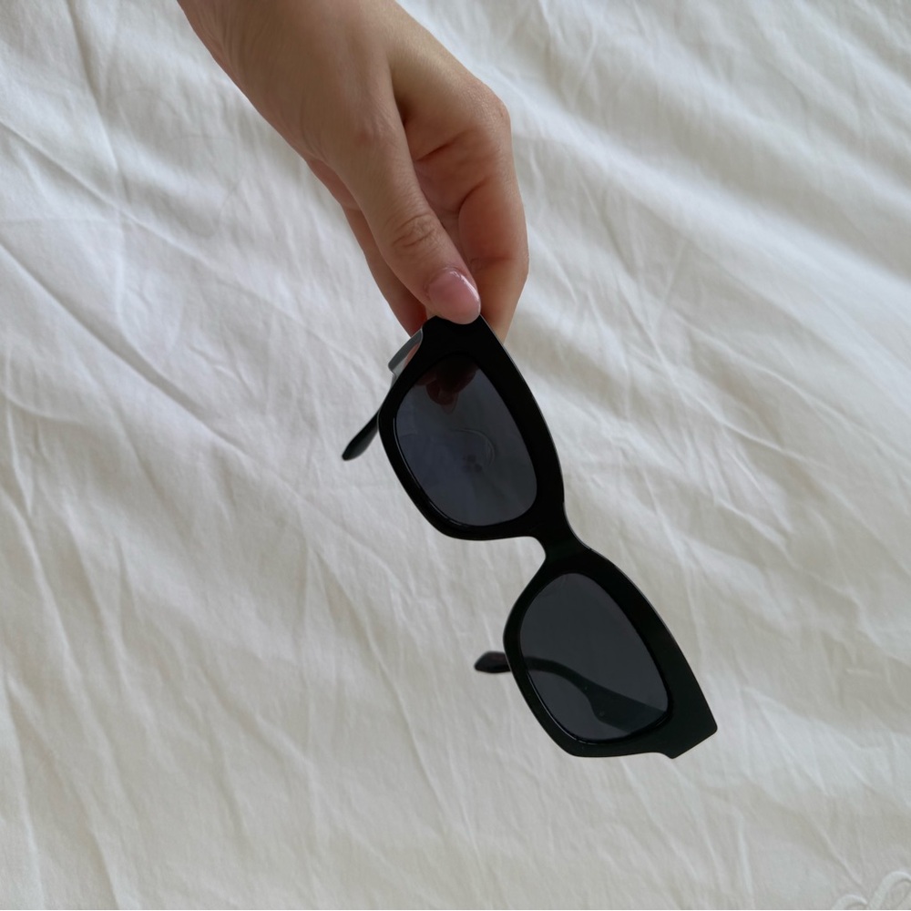 SOLID & STRIPED Black Sunglasses